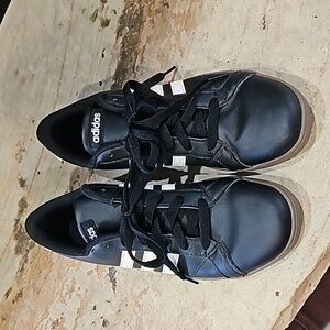 GUC Adidas Black/White Leather Shoes 7